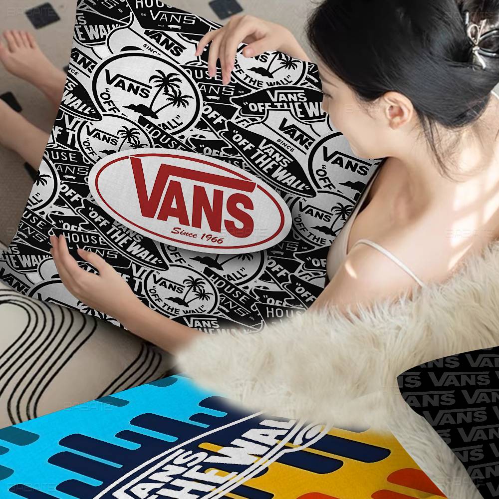 Hot Fashion Trend V-VANS Pillo - огляд і ціна Home Textiles Trends